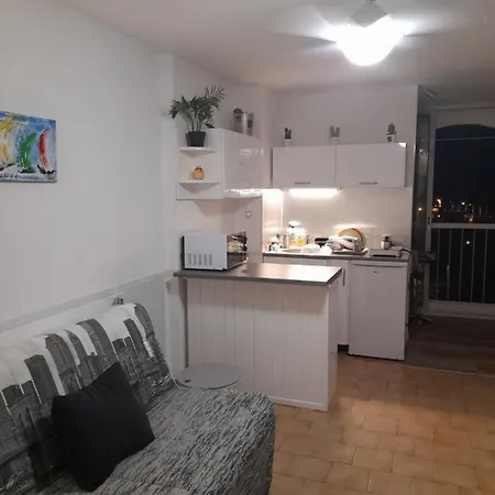 Joli Carnon Vue Exceptionnelle Et Parking Dans La Apartment